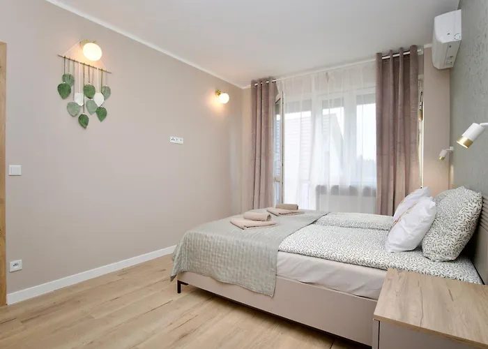 Lagiewniki Free Parking 公寓